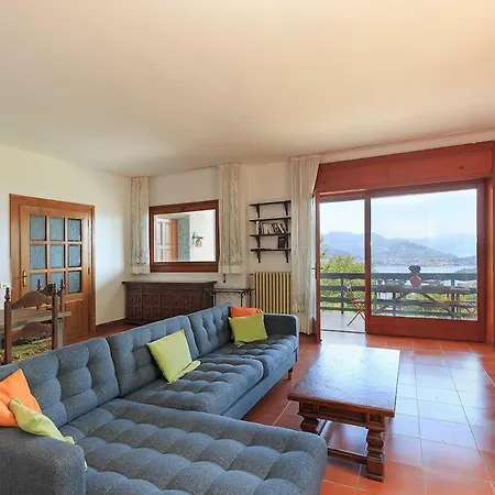 Prázdninový dům Private & Great Lakeview! - Due Riviere *